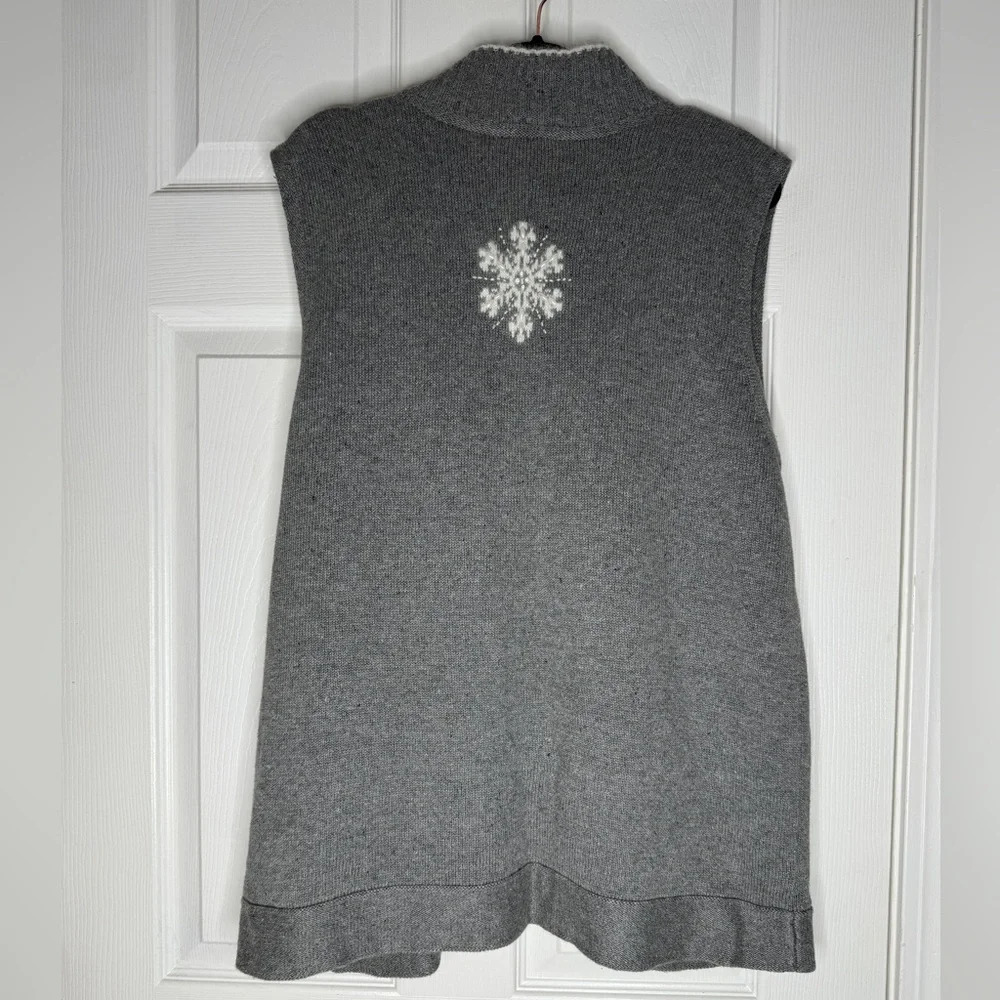 Quacker Factory Gray Snowflake Zip-Up Sweater Ves… - image 2